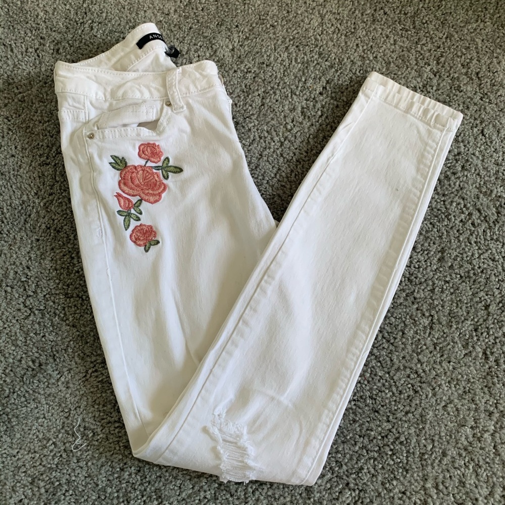Angel Kiss Mid-Rise Skinny Jeans